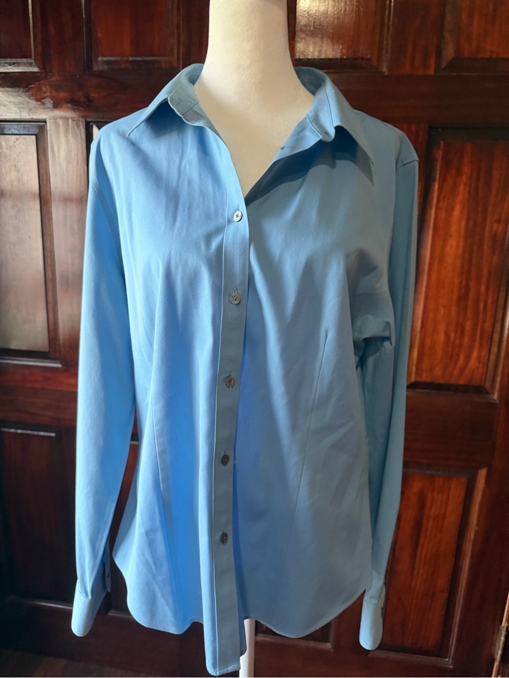 Talbots women’s Haberdashery Wrinkle-Resistant Light Blue Shirt Size 14